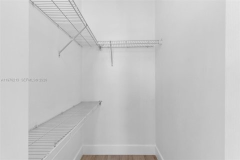 Townhouse in Miami, Florida 3 bedrooms, 165.09 sq.m. № 2040851 - photo 17