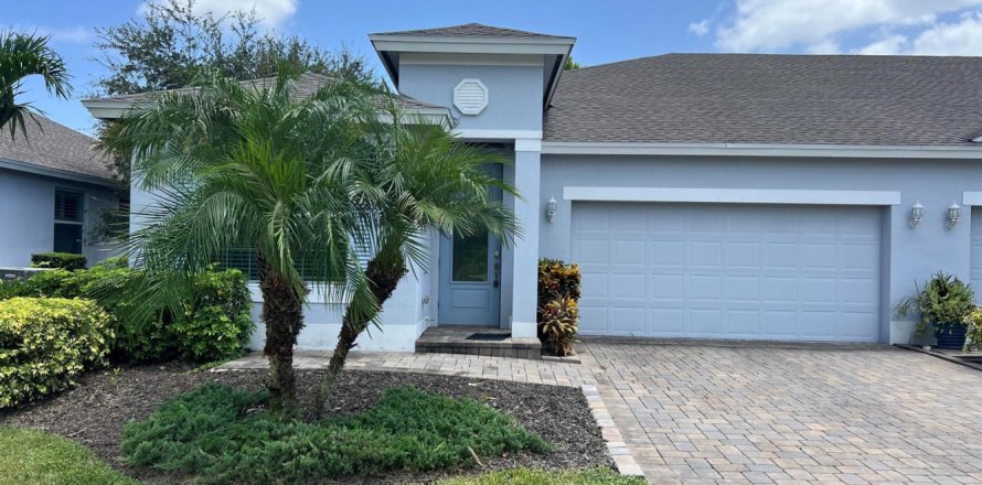 House in Vero Beach, Florida 3 bedrooms, 157.28 sq.m. № 2326273