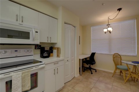 Copropriété à vendre à Sarasota, Floride: 2 chambres, 121.79 m2 № 1547825 - photo 21