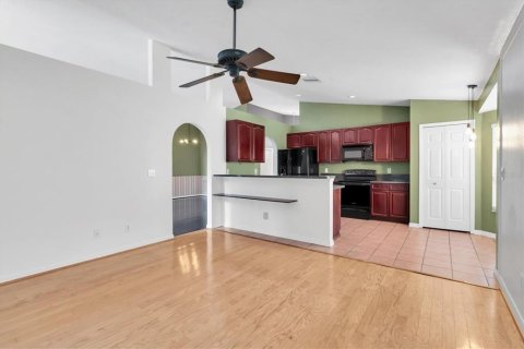 House in Zephyrhills, Florida 3 bedrooms, 163.42 sq.m. № 1343644 - photo 17