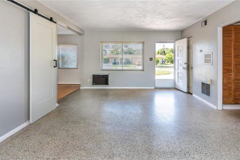 House in Orlando, Florida 3 bedrooms, 141.68 sq.m. № 1883068 - photo 7