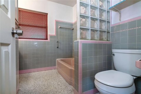 House in Orlando, Florida 3 bedrooms, 141.68 sq.m. № 1883068 - photo 24