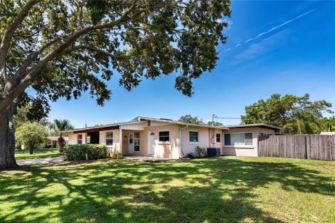 House in Orlando, Florida 3 bedrooms, 141.68 sq.m. № 1883068 - photo 5
