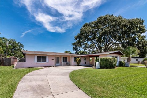 House in Orlando, Florida 3 bedrooms, 141.68 sq.m. № 1883068 - photo 2