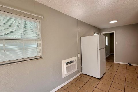 Apartamento en alquiler en Wildwood, Florida, 3 dormitorios, 142.7 m2 № 2150531 - foto 3