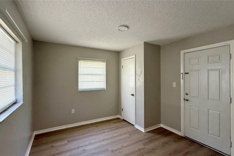Apartamento en alquiler en Wildwood, Florida, 3 dormitorios, 142.7 m2 № 2150531 - foto 7