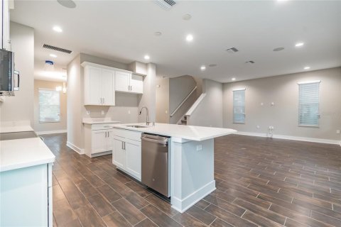 House in Tampa, Florida 3 bedrooms, 199.28 sq.m. № 1735529 - photo 5
