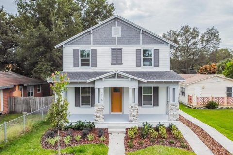 House in Tampa, Florida 3 bedrooms, 199.28 sq.m. № 1735529 - photo 3