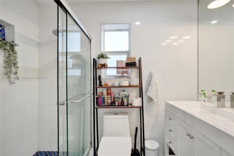 Condo in Fort Lauderdale, Florida, 2 bedrooms  № 1974533 - photo 19