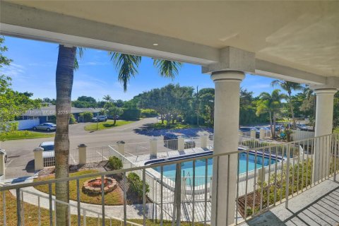 Condo in Fort Lauderdale, Florida, 2 bedrooms  № 1974533 - photo 18