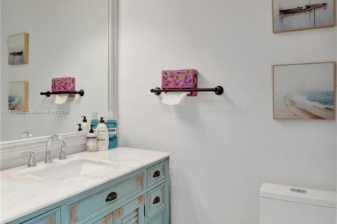 Condo in Fort Lauderdale, Florida, 2 bedrooms  № 1974533 - photo 11