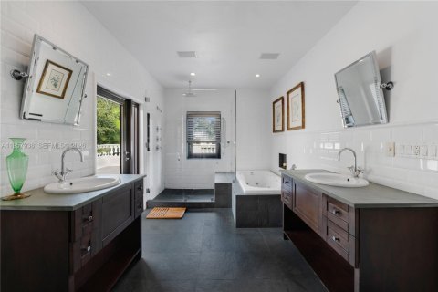 Casa en venta en Miami Beach, Florida, 5 dormitorios, 370.22 m2 № 2025156 - foto 16