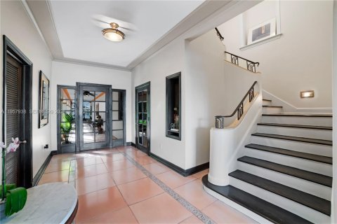 Casa en venta en Miami Beach, Florida, 5 dormitorios, 370.22 m2 № 2025156 - foto 13