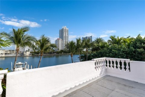 Casa en venta en Miami Beach, Florida, 5 dormitorios, 370.22 m2 № 2025156 - foto 17