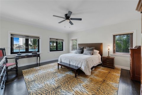 Casa en venta en Miami Beach, Florida, 5 dormitorios, 370.22 m2 № 2025156 - foto 15