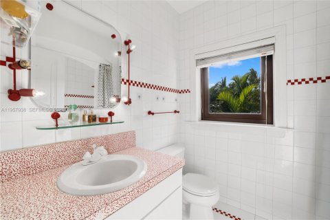 Casa en venta en Miami Beach, Florida, 5 dormitorios, 370.22 m2 № 2025156 - foto 19