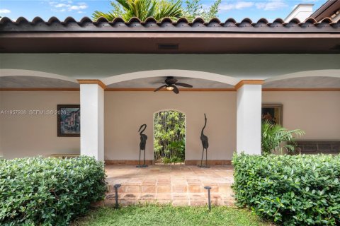 Casa en venta en Miami Beach, Florida, 5 dormitorios, 370.22 m2 № 2025156 - foto 4