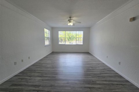 Condo in Tampa, Florida, 2 bedrooms  № 2215082 - photo 4