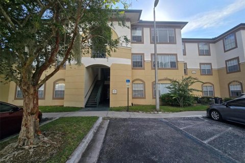 Condo in Tampa, Florida, 2 bedrooms  № 2215082 - photo 8
