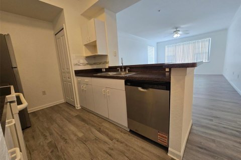 Condo in Tampa, Florida, 2 bedrooms  № 2215082 - photo 12