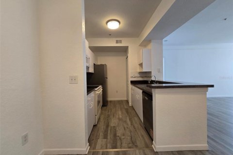 Condo in Tampa, Florida, 2 bedrooms  № 2215082 - photo 2