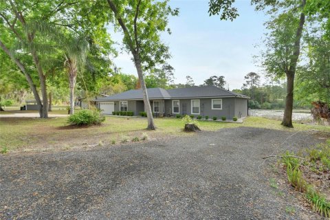 House in Paisley, Florida 2 bedrooms, 131.09 sq.m. № 2396322 - photo 4