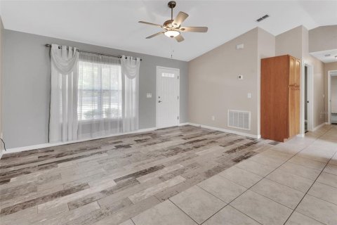 House in Paisley, Florida 2 bedrooms, 131.09 sq.m. № 2396322 - photo 9