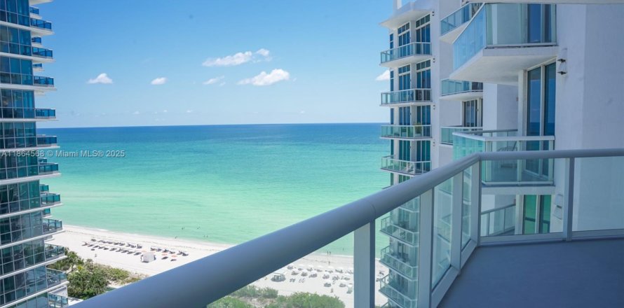 Кондоминиум с 2 спальнями в Майами-Бич, Флорида № 1957489