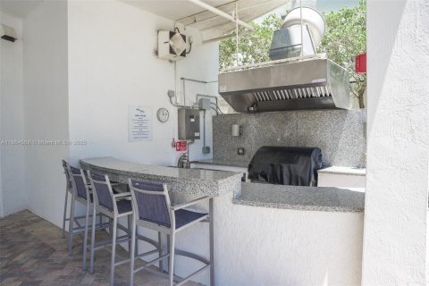 Купить кондоминиум в Майами-Бич, Флорида 2 спальни, 104.79м2, № 1957489 - фото 21