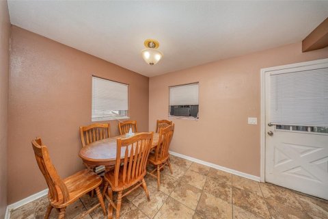 House in Winter Haven, Florida 3 bedrooms, 100.33 sq.m. № 1719007 - photo 10