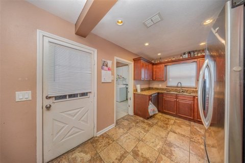 House in Winter Haven, Florida 3 bedrooms, 100.33 sq.m. № 1719007 - photo 11