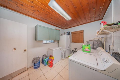 House in Winter Haven, Florida 3 bedrooms, 100.33 sq.m. № 1719007 - photo 20