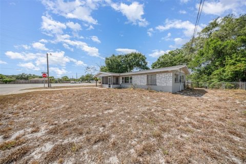 House in Winter Haven, Florida 3 bedrooms, 100.33 sq.m. № 1719007 - photo 2