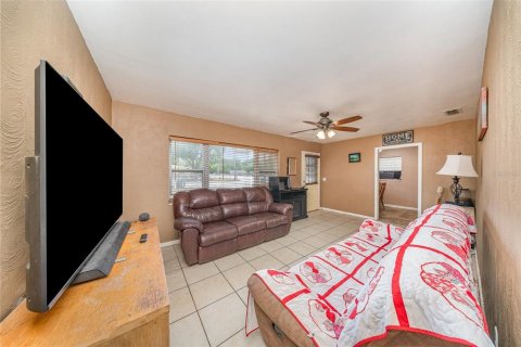 House in Winter Haven, Florida 3 bedrooms, 100.33 sq.m. № 1719007 - photo 9