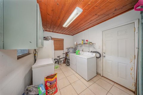 House in Winter Haven, Florida 3 bedrooms, 100.33 sq.m. № 1719007 - photo 19