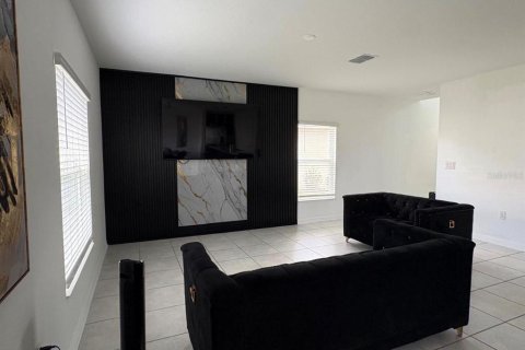 Villa ou maison à louer à Lake Wales, Floride: 4 chambres, 179.39 m2 № 2165890 - photo 4
