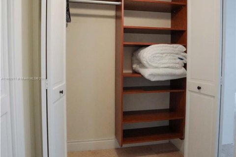 Снять в аренду кондоминиум в Майами-Бич, Флорида 2 спальни, 118.08м2, № 2019498 - фото 9