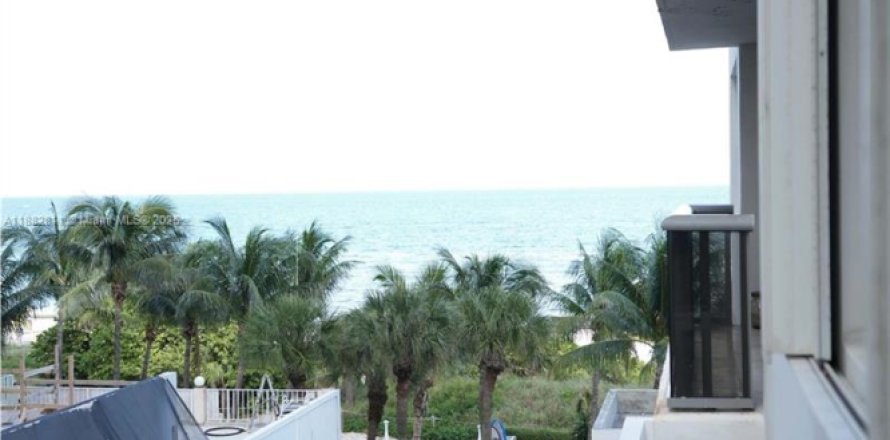 Кондоминиум с 2 спальнями в Майами-Бич, Флорида № 2019498