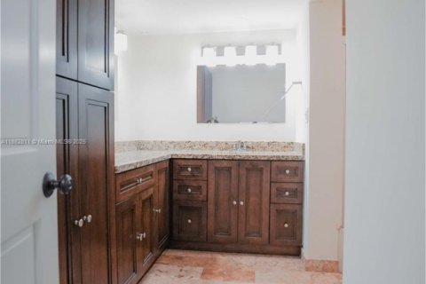 Снять в аренду кондоминиум в Майами-Бич, Флорида 2 спальни, 118.08м2, № 2019498 - фото 16