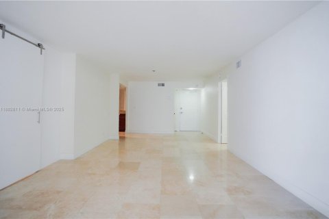 Снять в аренду кондоминиум в Майами-Бич, Флорида 2 спальни, 118.08м2, № 2019498 - фото 6