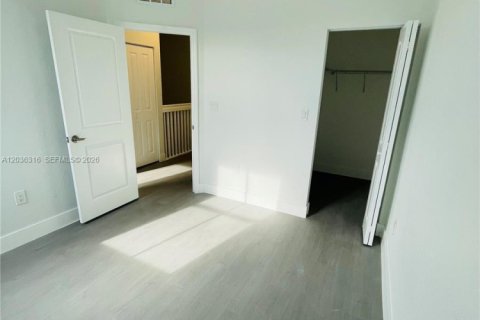 Villa ou maison à louer à Homestead, Floride: 4 chambres, 149.76 m2 № 2084256 - photo 13