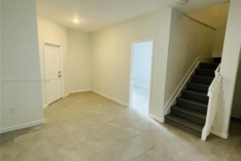 Villa ou maison à louer à Homestead, Floride: 4 chambres, 149.76 m2 № 2084256 - photo 3