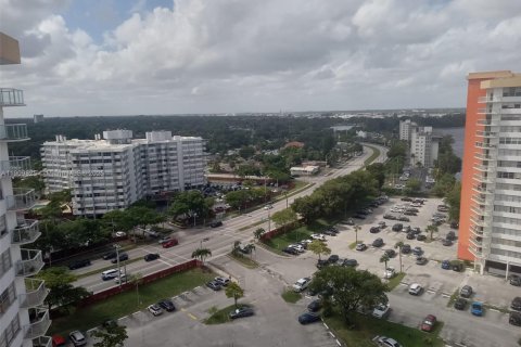 Купить кондоминиум в Майами, Флорида 1 спальня, 79.99м2, № 2053653 - фото 6