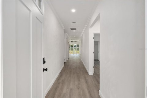 House in Gainesville, Florida 4 bedrooms, 185.53 sq.m. № 1532698 - photo 2
