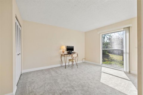 Condo in Seminole, Florida, 2 bedrooms  № 1536603 - photo 14