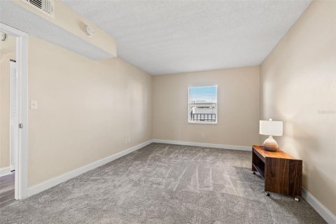 Condo in Seminole, Florida, 2 bedrooms  № 1536603 - photo 5