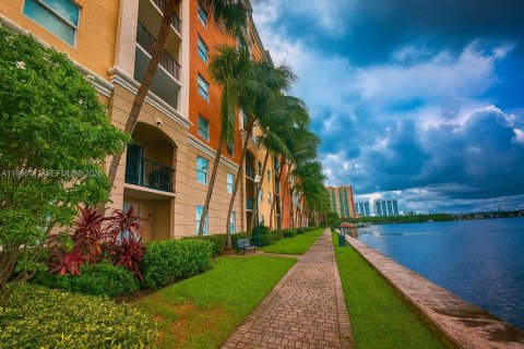 Кондоминиум с 1 спальней в Санни-Айлс-Бич, Флорида № 2048420