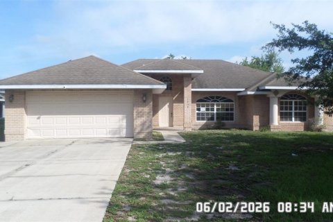House in Deltona, Florida 4 bedrooms, 199.74 sq.m. № 2207246