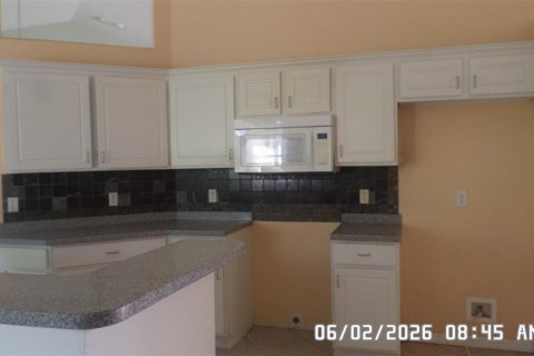 Villa ou maison à vendre à Deltona, Floride: 4 chambres, 199.74 m2 № 2207246 - photo 5