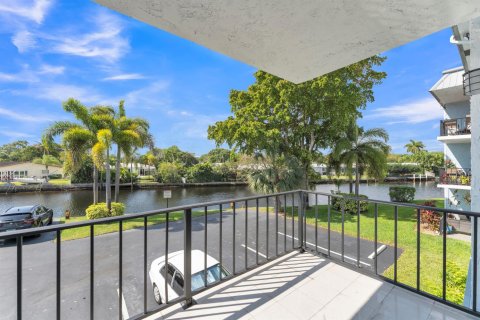 Condo in Fort Lauderdale, Florida, 2 bedrooms  № 2382061 - photo 25